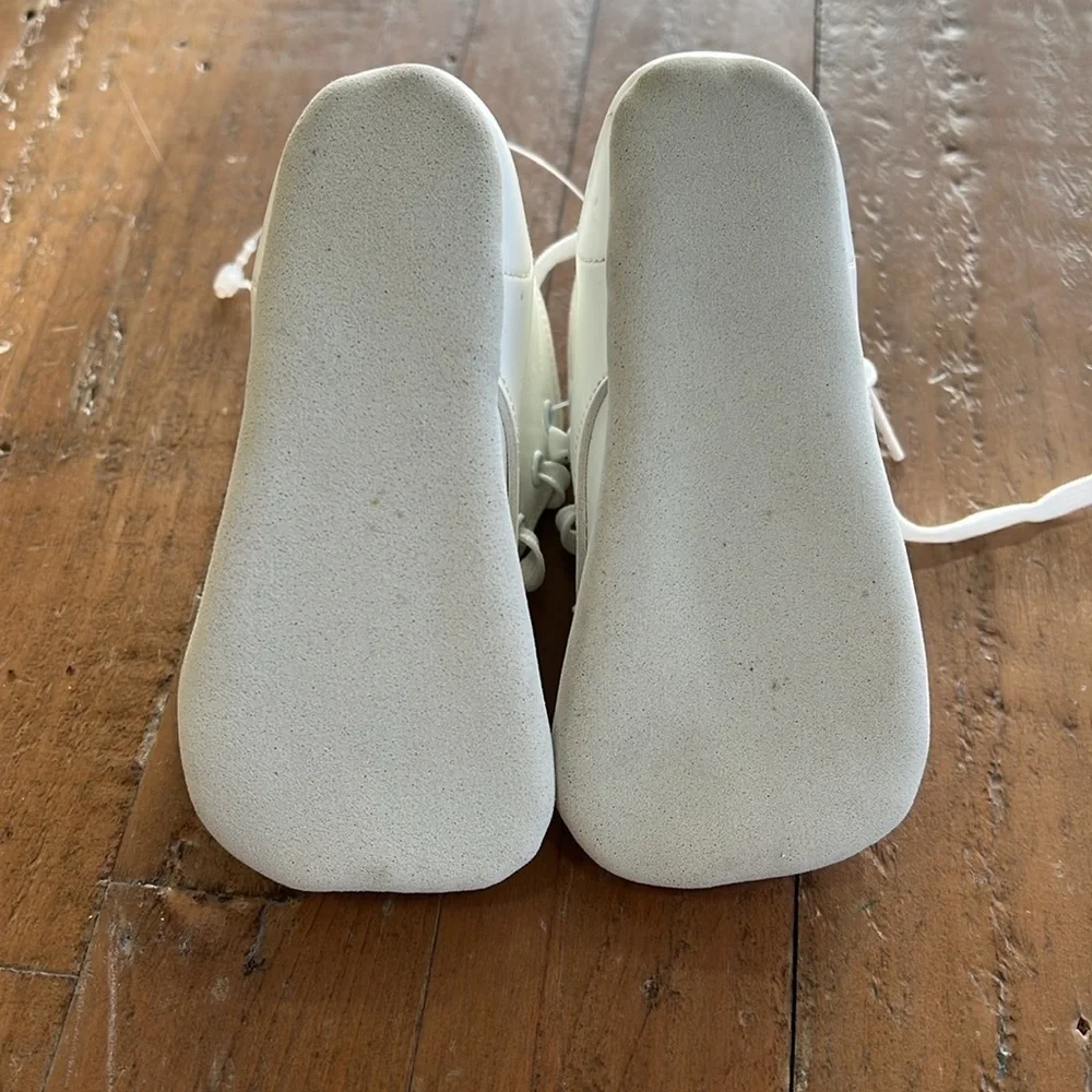 Classic white leather soft sole baby shoes